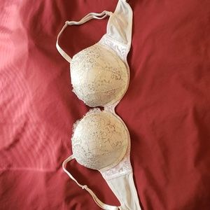 Soft pink Victoria's Secret push-up bra